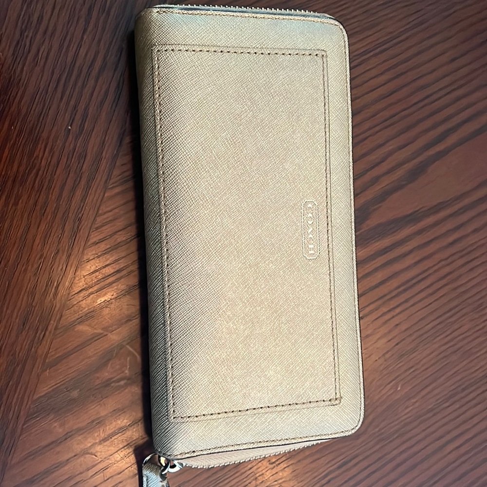 Coach wallet gold